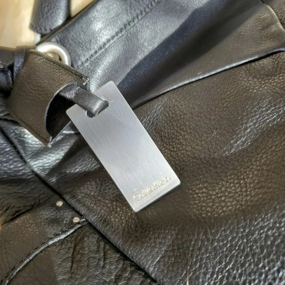 Just a great HAUL-ALL Bag ~ EUC: Calvin Klein Black Leather Bucket Bag - Picture 10 of 10